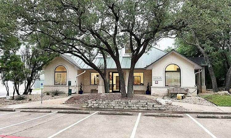 BEEVET Animal Hospital - Austin