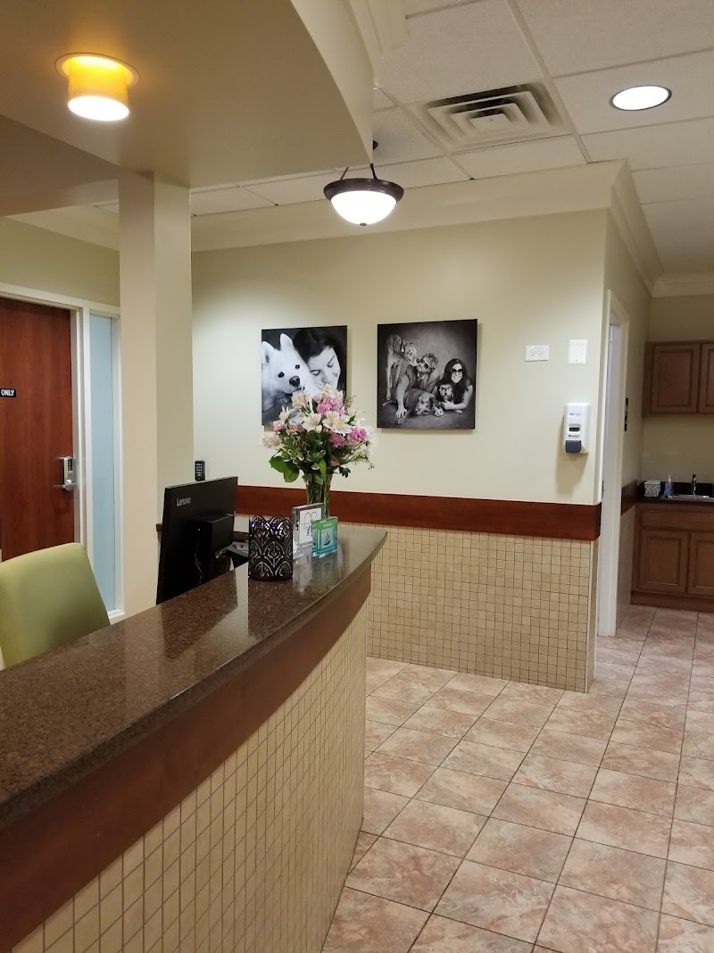 Elk Grove Veterinary Specialty & Emergency - Elk Grove Village