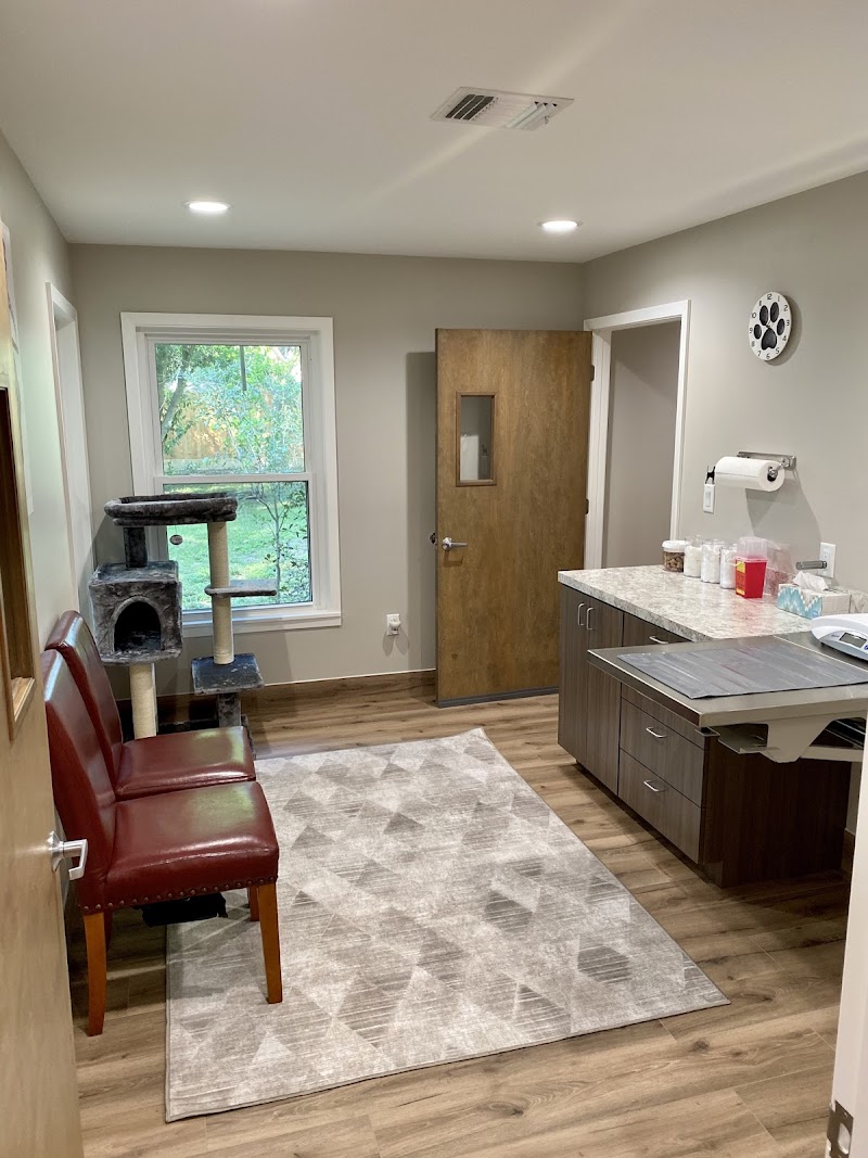Four Paws at Fulshear Veterinary Clinic